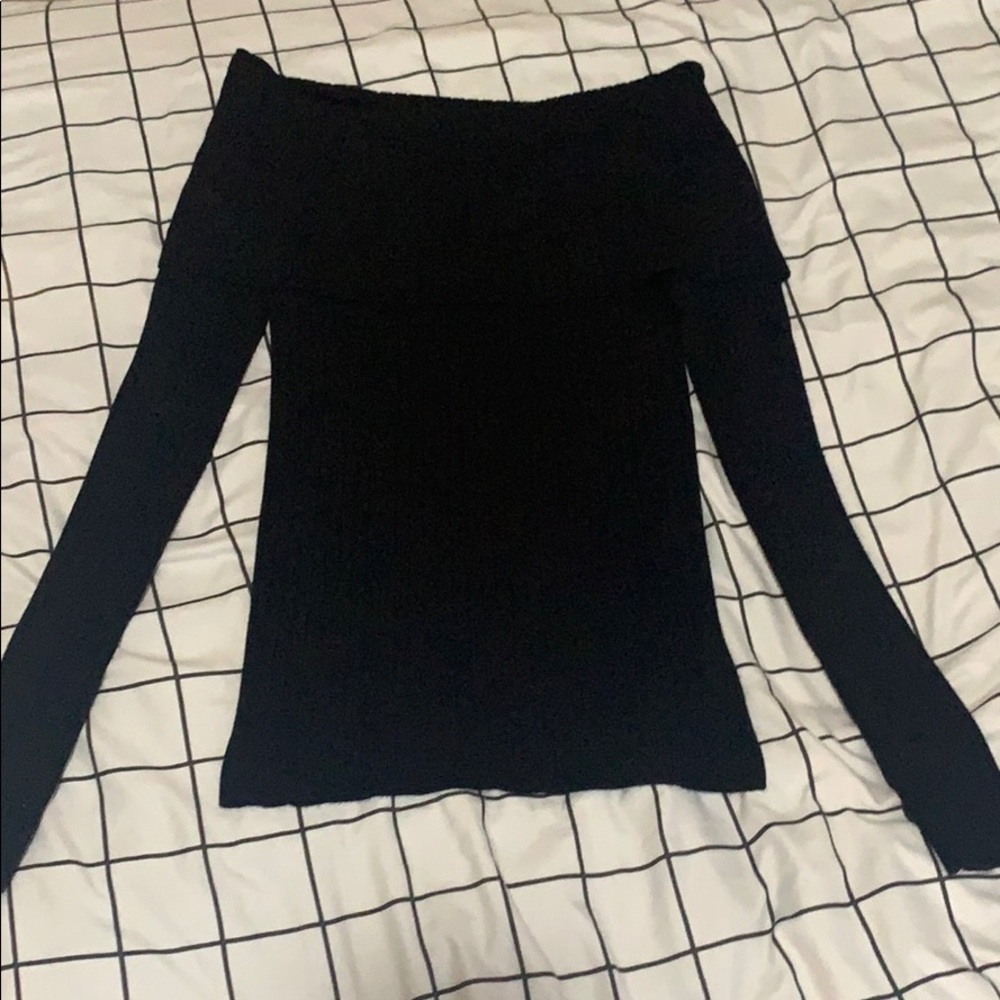 Off the shoulder long sleeve top